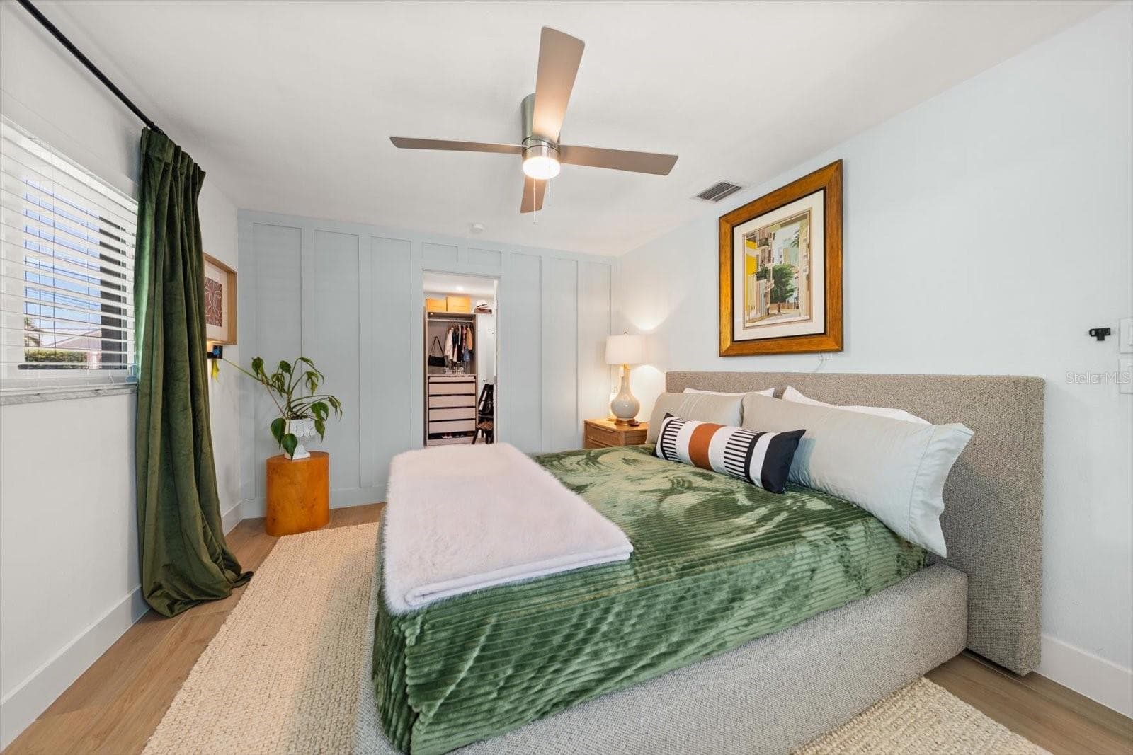 Primary Bedroom with walk in closet and En-Suite bathroom. - 821 JACARANDA DR, LARGO