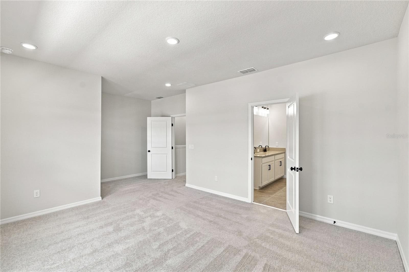 Owner's Retreat - 5596 COOPERS HAWK CT, ST CLOUD