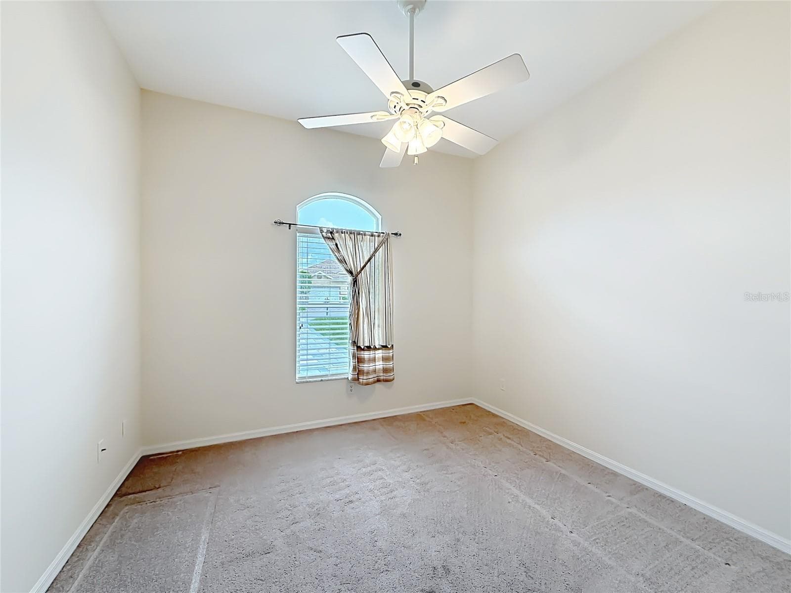 Bedroom with closet - 11932 SE 179TH ST, SUMMERFIELD