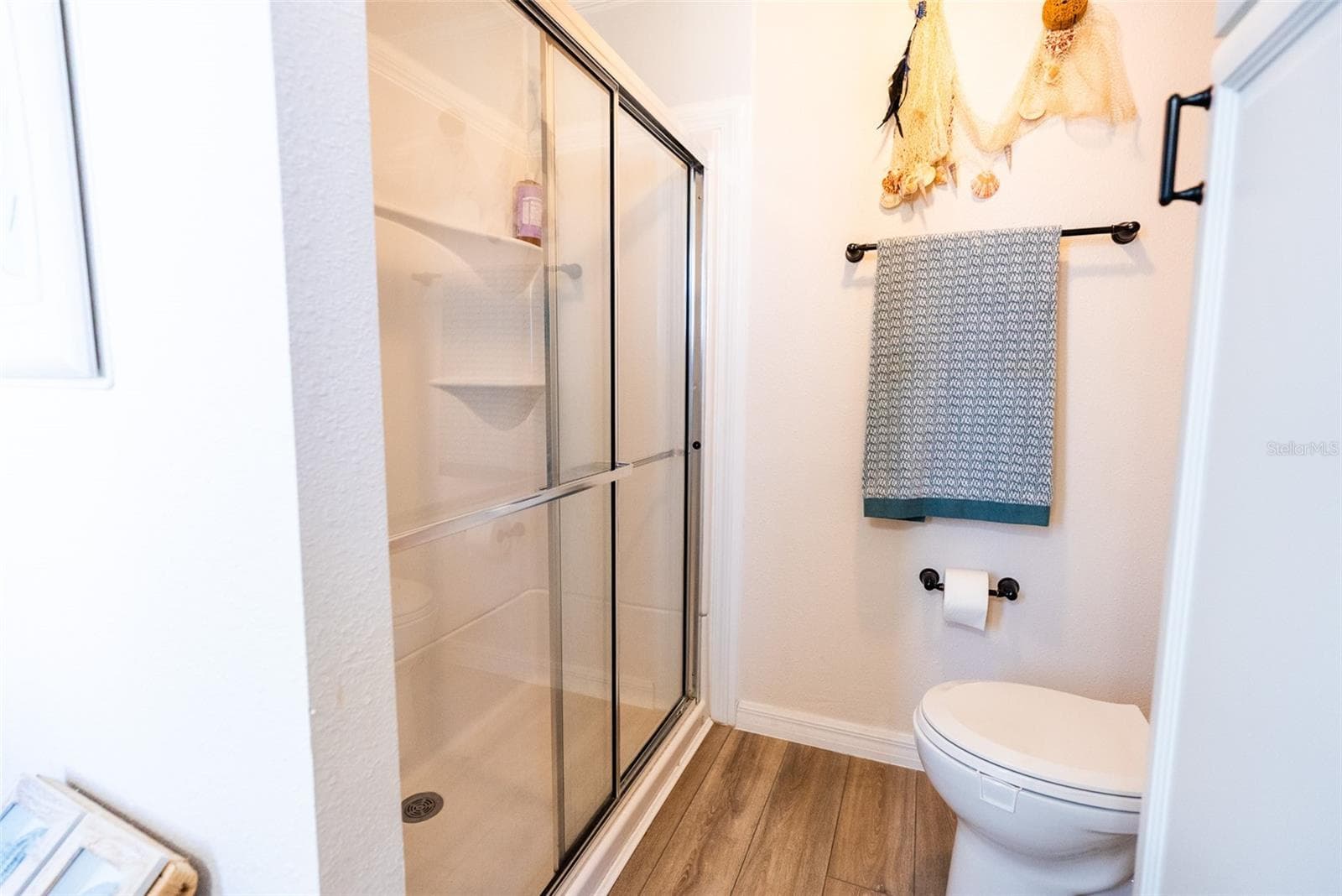 MASTER ON- SUITE BATH - 6703 CANTERBURY DR NE, WINTER HAVEN