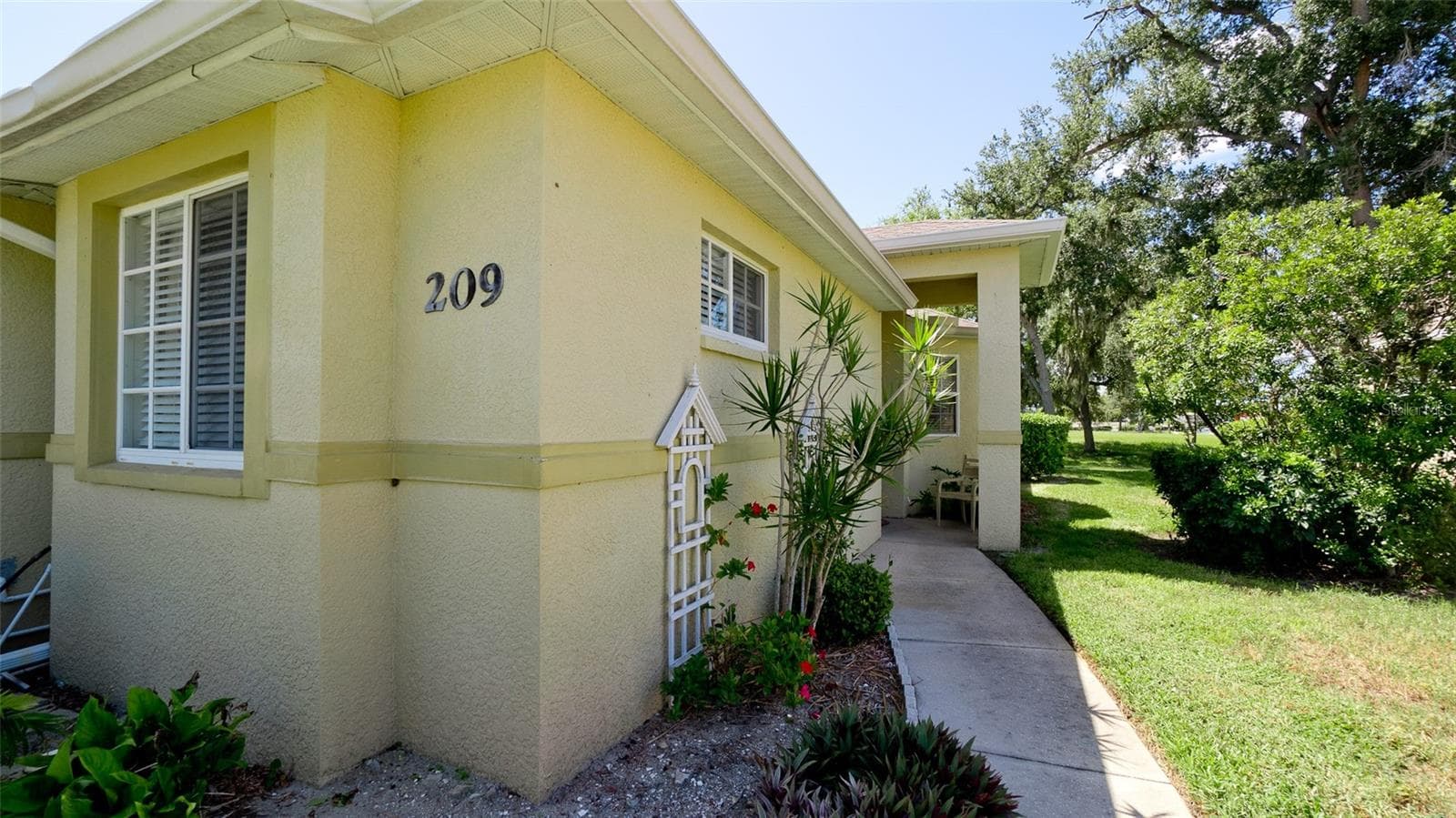 Villa at 209 28TH ST W, PALMETTO, photo 5 of 60