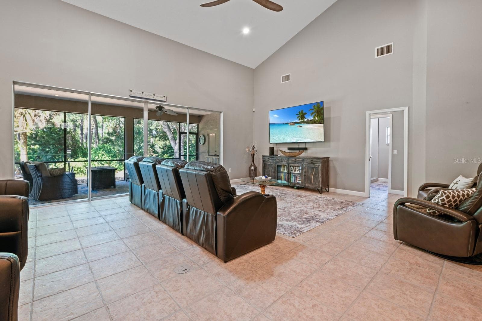 Single Family Residence at 5039 GREENBRIAR TRL, MOUNT DORA, photo 9 of 47