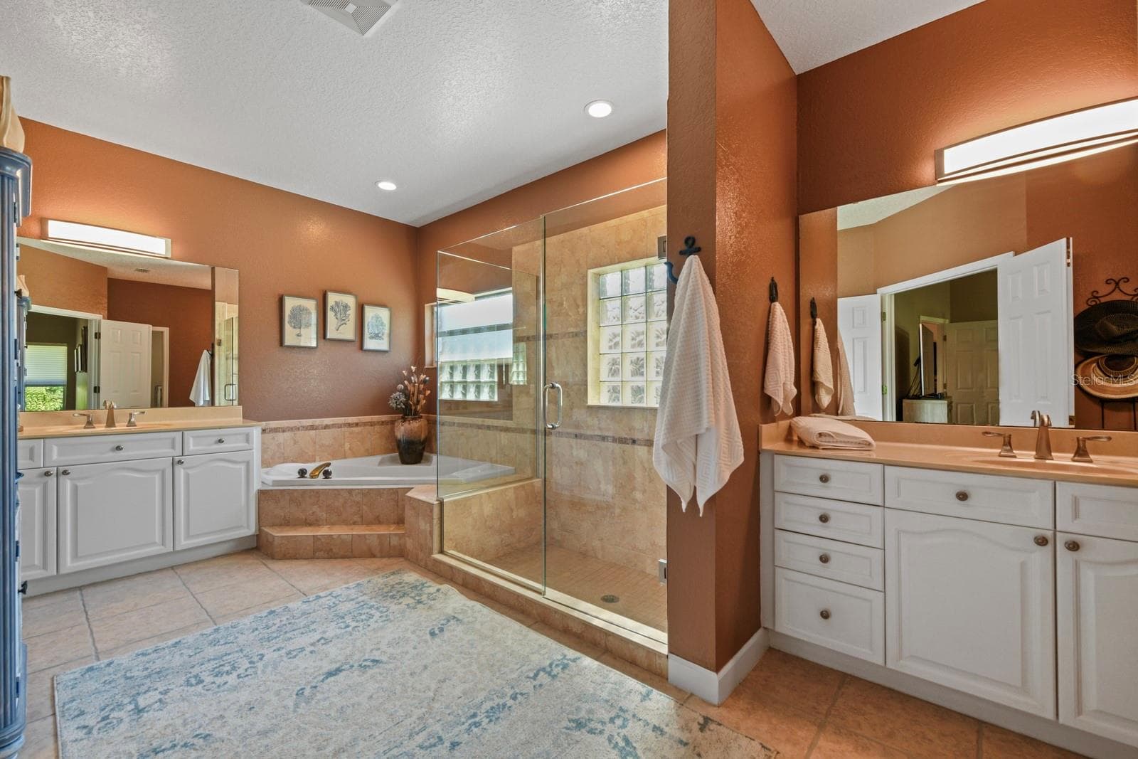Single Family Residence at 5039 GREENBRIAR TRL, MOUNT DORA, photo 15 of 47