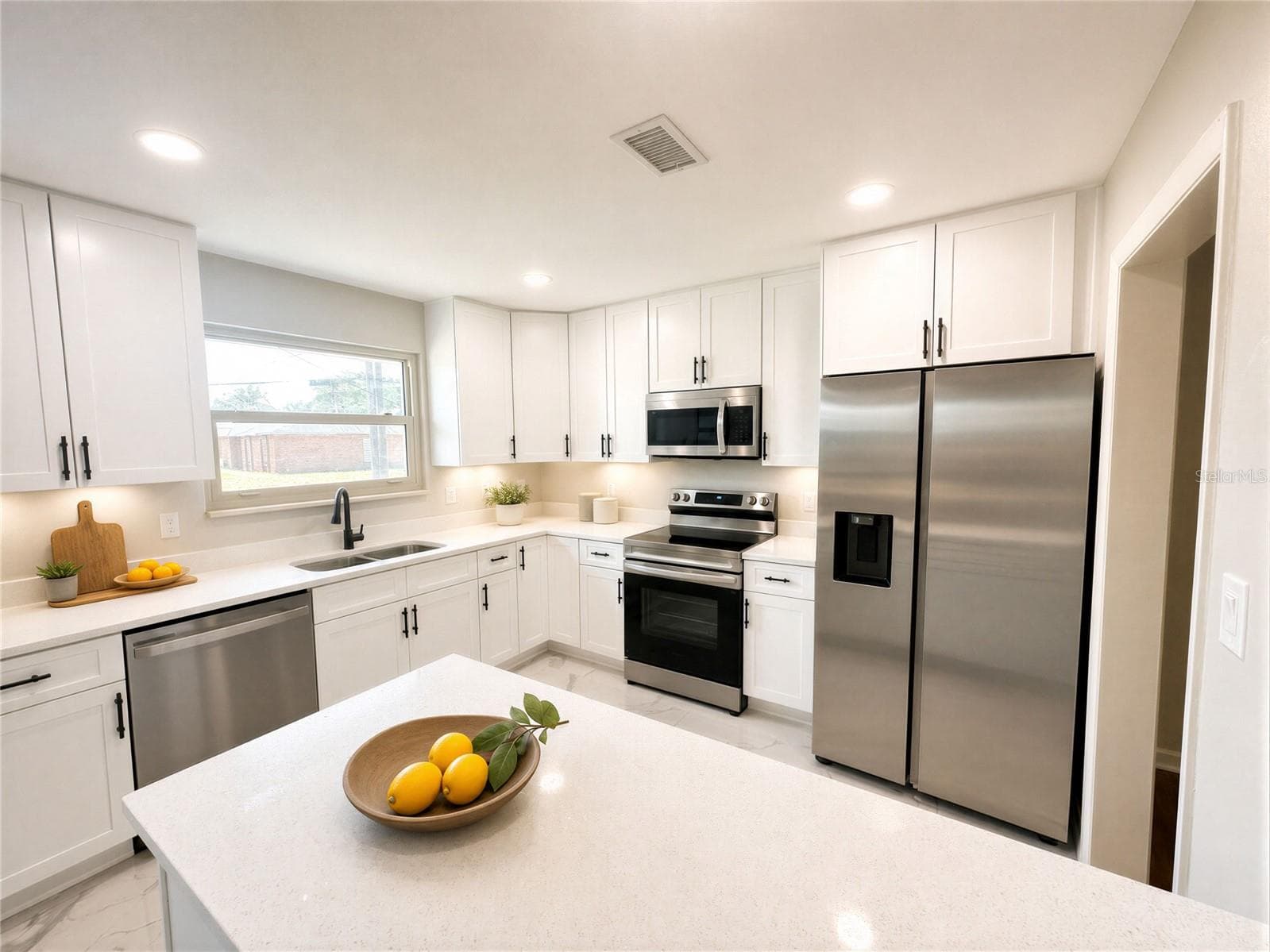 Single Family Residence at 172 SEMINOLE DR, ORMOND BEACH, photo 9 of 29