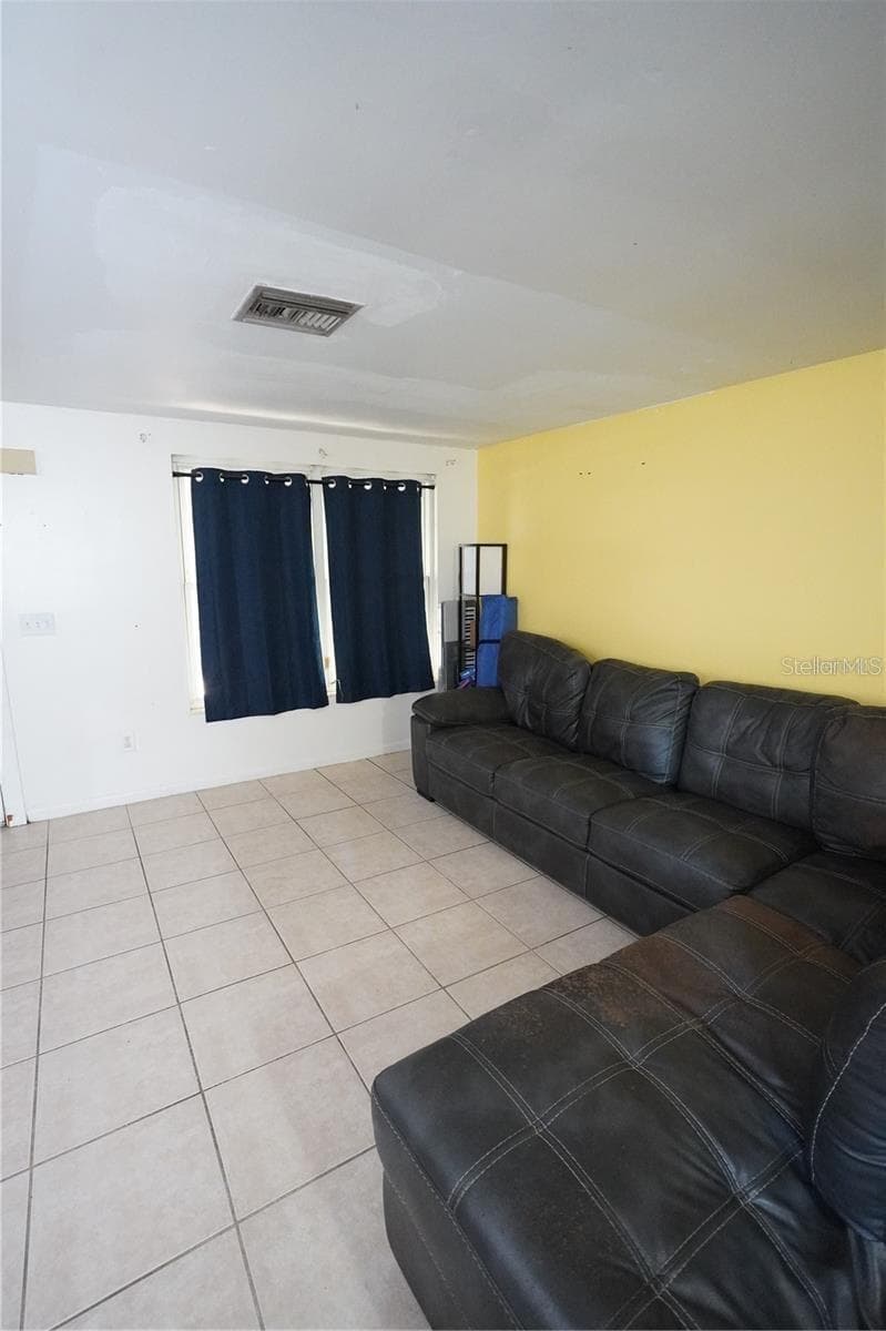 living room - 14611 SW 37TH CT, OCALA
