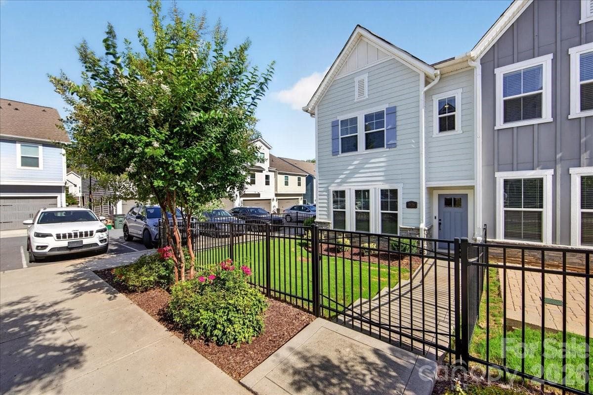 Townhouse at 3125 Ada Mill Alley, Charlotte, photo 3 of 45