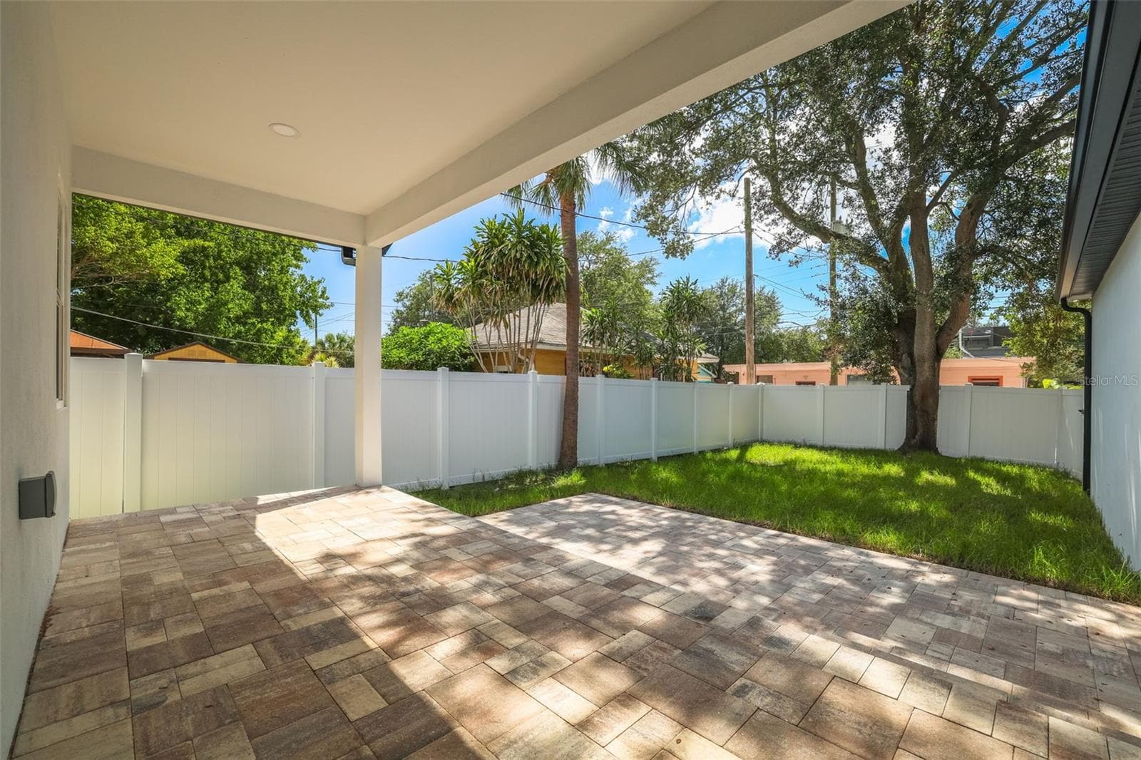 Single Family Residence at 1426 15TH ST N, ST PETERSBURG, photo 5 of 33