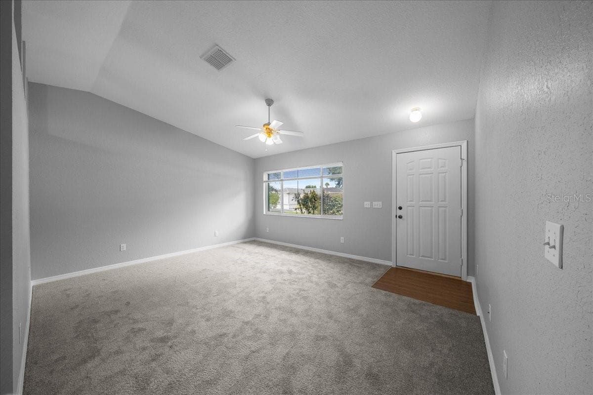 living room - 9912 SW 61ST CT, OCALA
