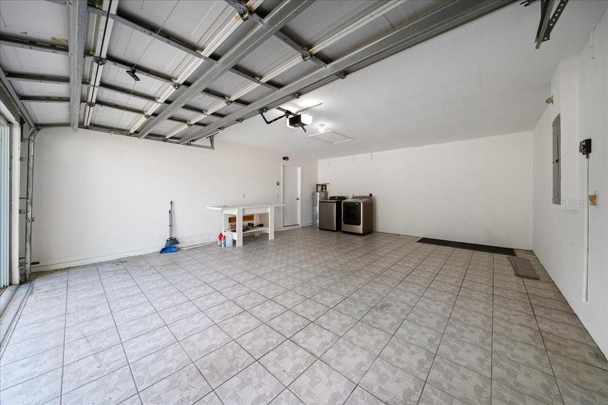 2 car garage - 9912 SW 61ST CT, OCALA
