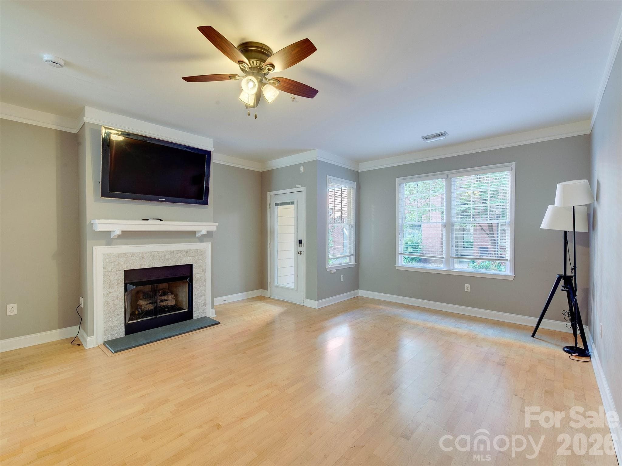 Condominium at 400 Clarice Avenue, Charlotte, photo 4 of 38
