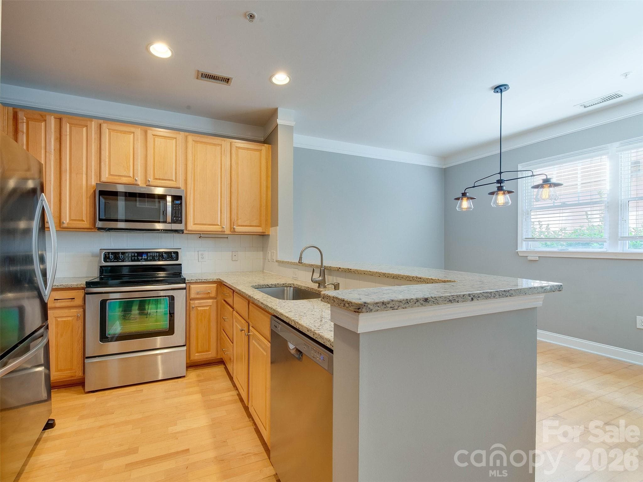 Condominium at 400 Clarice Avenue, Charlotte, photo 9 of 38