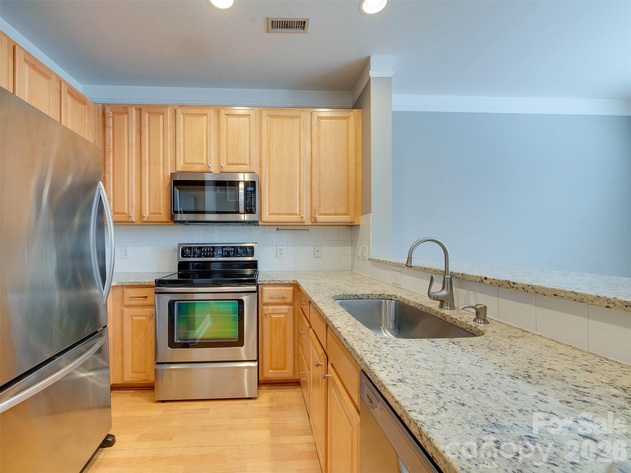 Condominium at 400 Clarice Avenue, Charlotte, photo 10 of 38