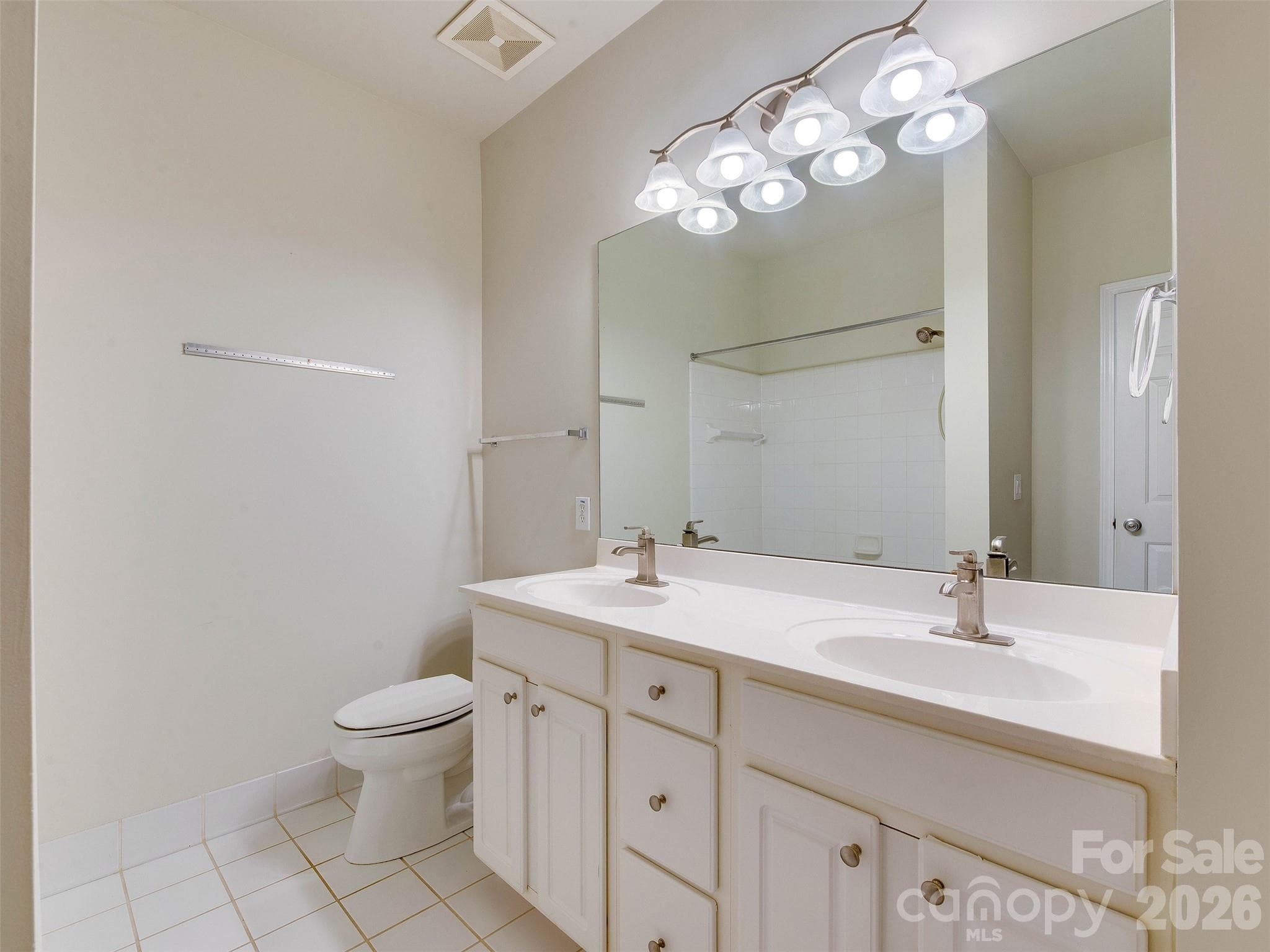 Condominium at 400 Clarice Avenue, Charlotte, photo 29 of 38