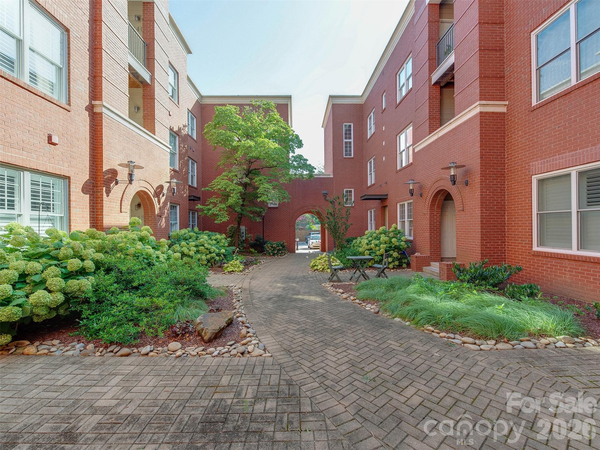 Condominium at 400 Clarice Avenue, Charlotte, photo 35 of 38