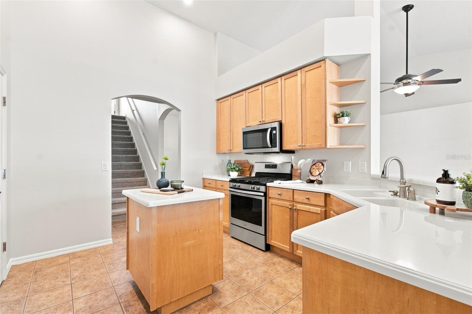Single Family Residence at 10260 SHADOW BRANCH DR, TAMPA, photo 13 of 51