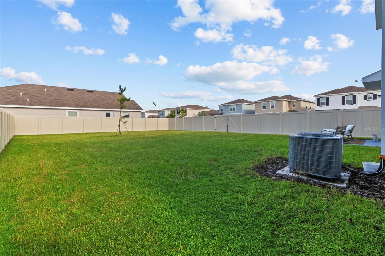 Single Family Residence at 8210 DOLPHIN BLUFF BLVD, WESLEY CHAPEL, photo 34 of 46