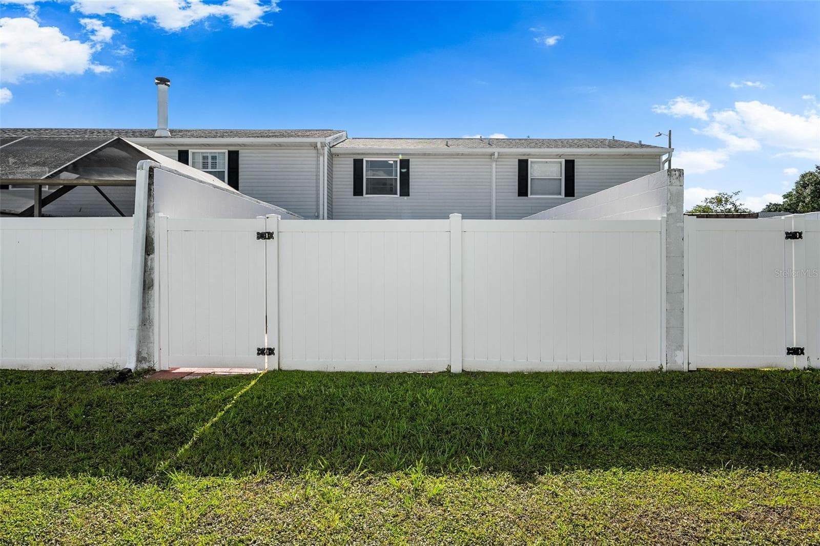 Townhouse at 11917 CONGRESSIONAL DR, TAMPA, photo 38 of 39