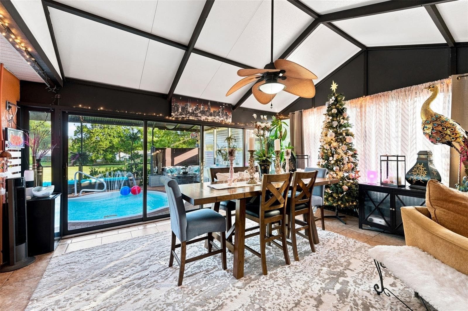 Family Room additional climate controlled space - 8136 GOLF CLUB CT, HUDSON