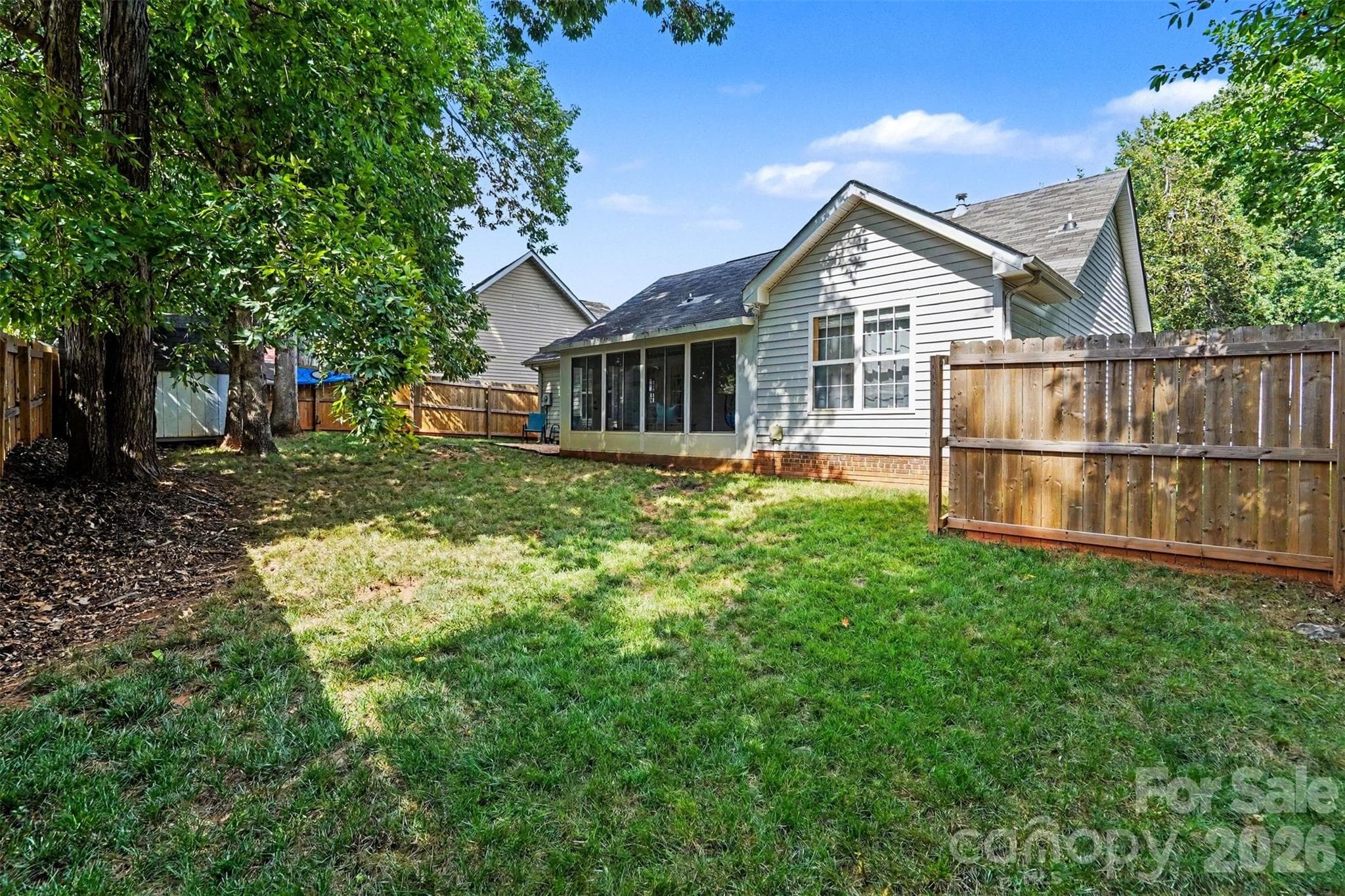 Single Family Residence at 5906 Meadow Hill Drive, Charlotte, photo 5 of 32