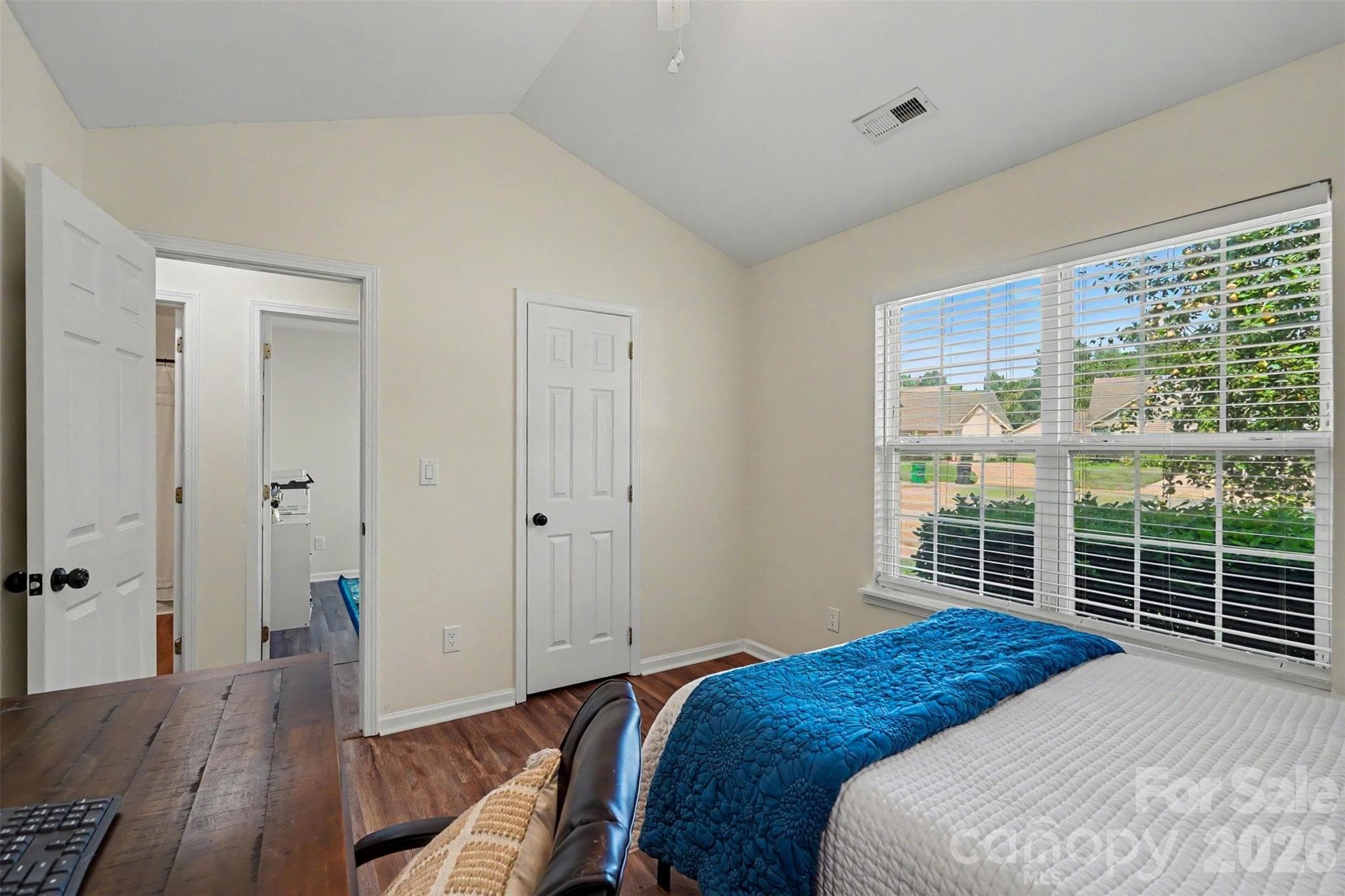 Single Family Residence at 5906 Meadow Hill Drive, Charlotte, photo 23 of 32