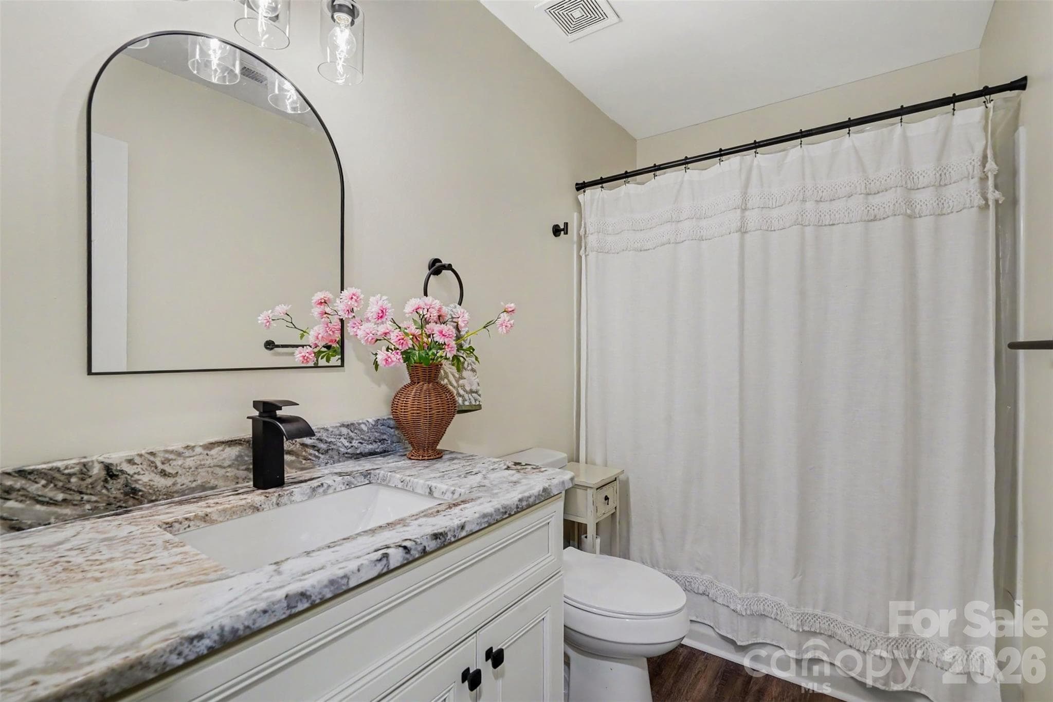 Single Family Residence at 5906 Meadow Hill Drive, Charlotte, photo 24 of 32