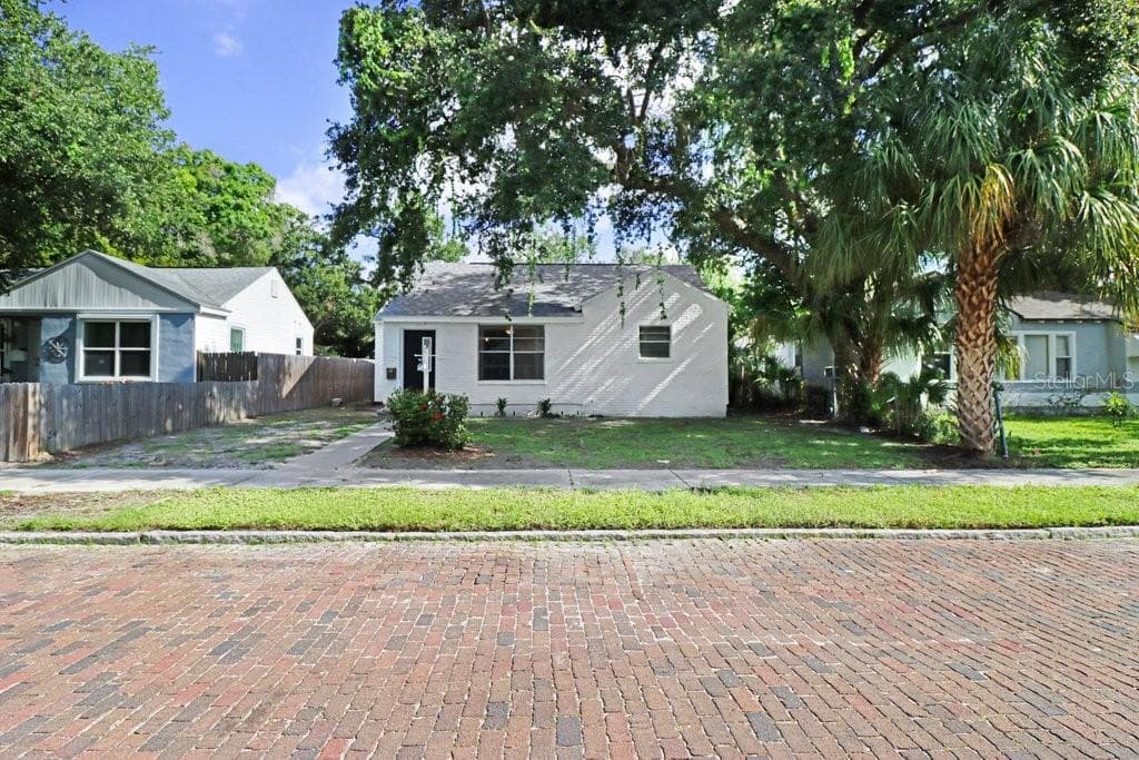 Single Family Residence at 711 16TH AVE S, ST PETERSBURG, photo 2 of 36