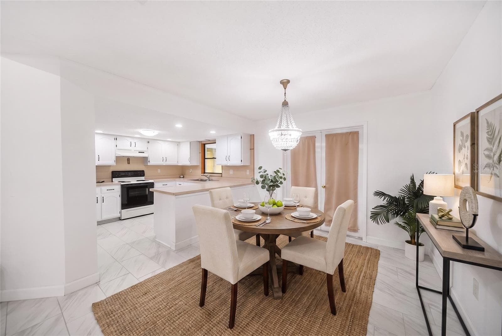 Virtually Staged - 112 WOODINGHAM DR, VENICE