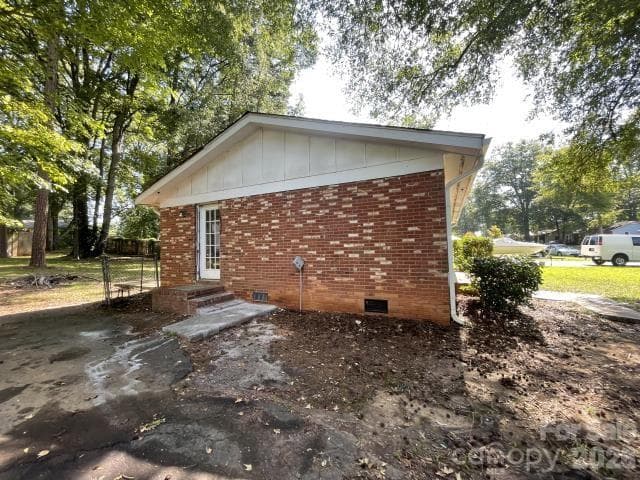 Single Family Residence at 909 Carrington Drive, Charlotte, photo 11 of 14
