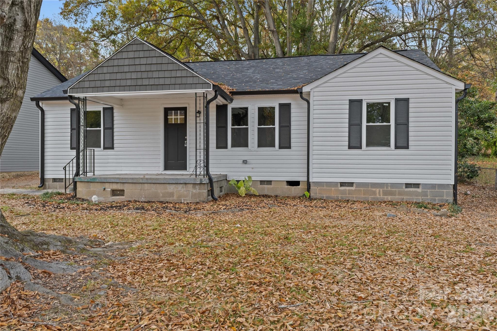 Single Family Residence at Gastonia, photo 2 of 61