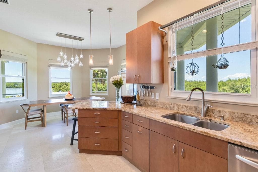 Single Family Residence at 6511 BAYSHORE RD, PALMETTO, photo 18 of 48