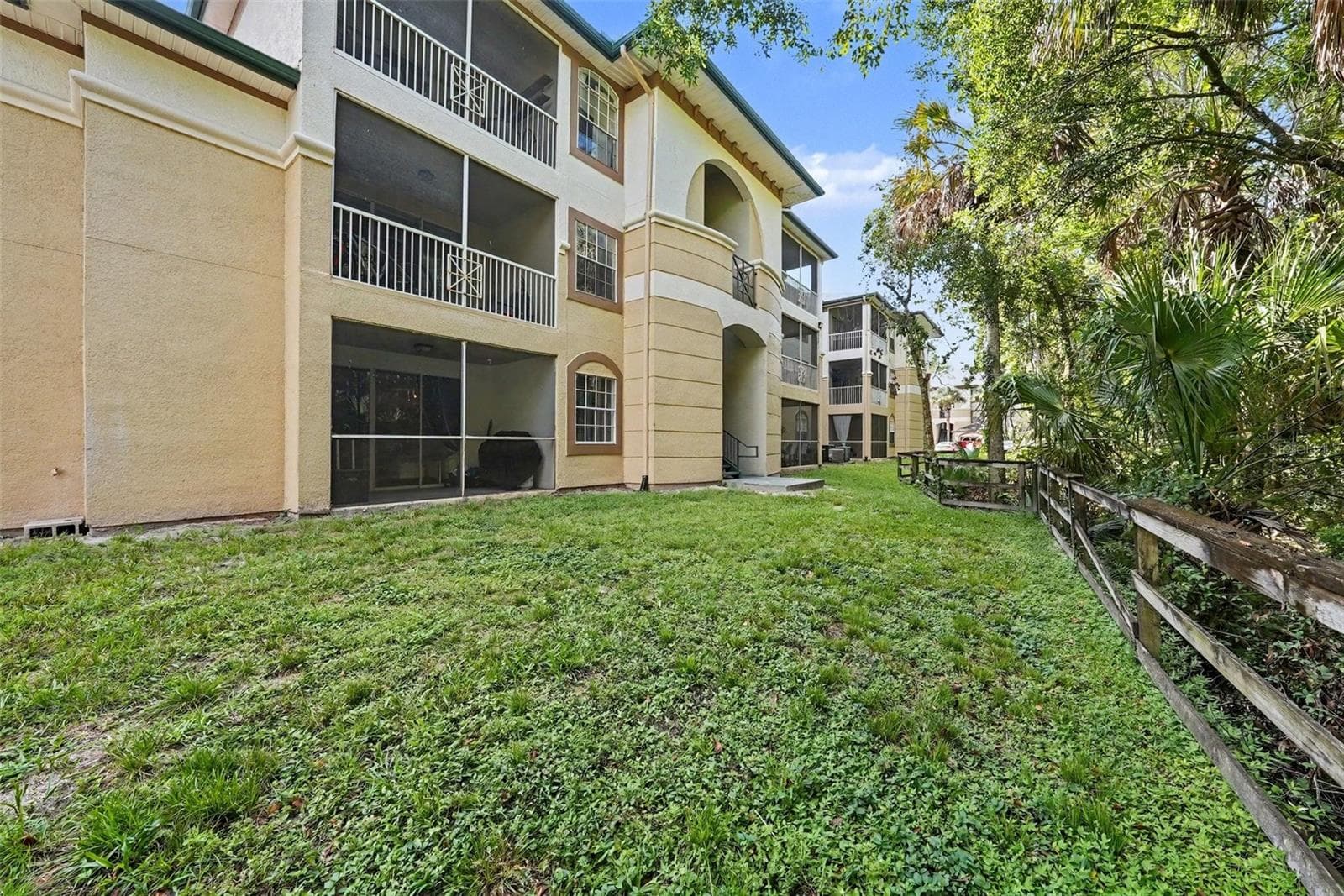 Condominium at 17108 CARRINGTON PARK DR #722, TAMPA, photo 24 of 25