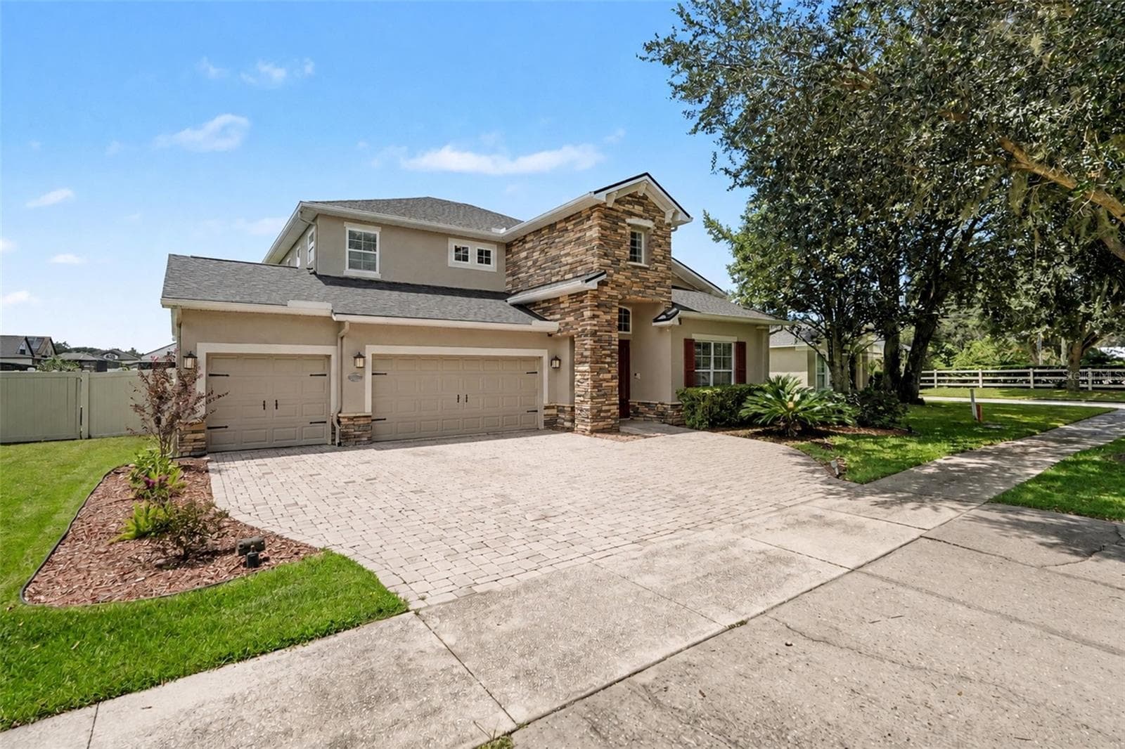 Single Family Residence at 2605 RED FERN DR, DOVER, photo 3 of 32