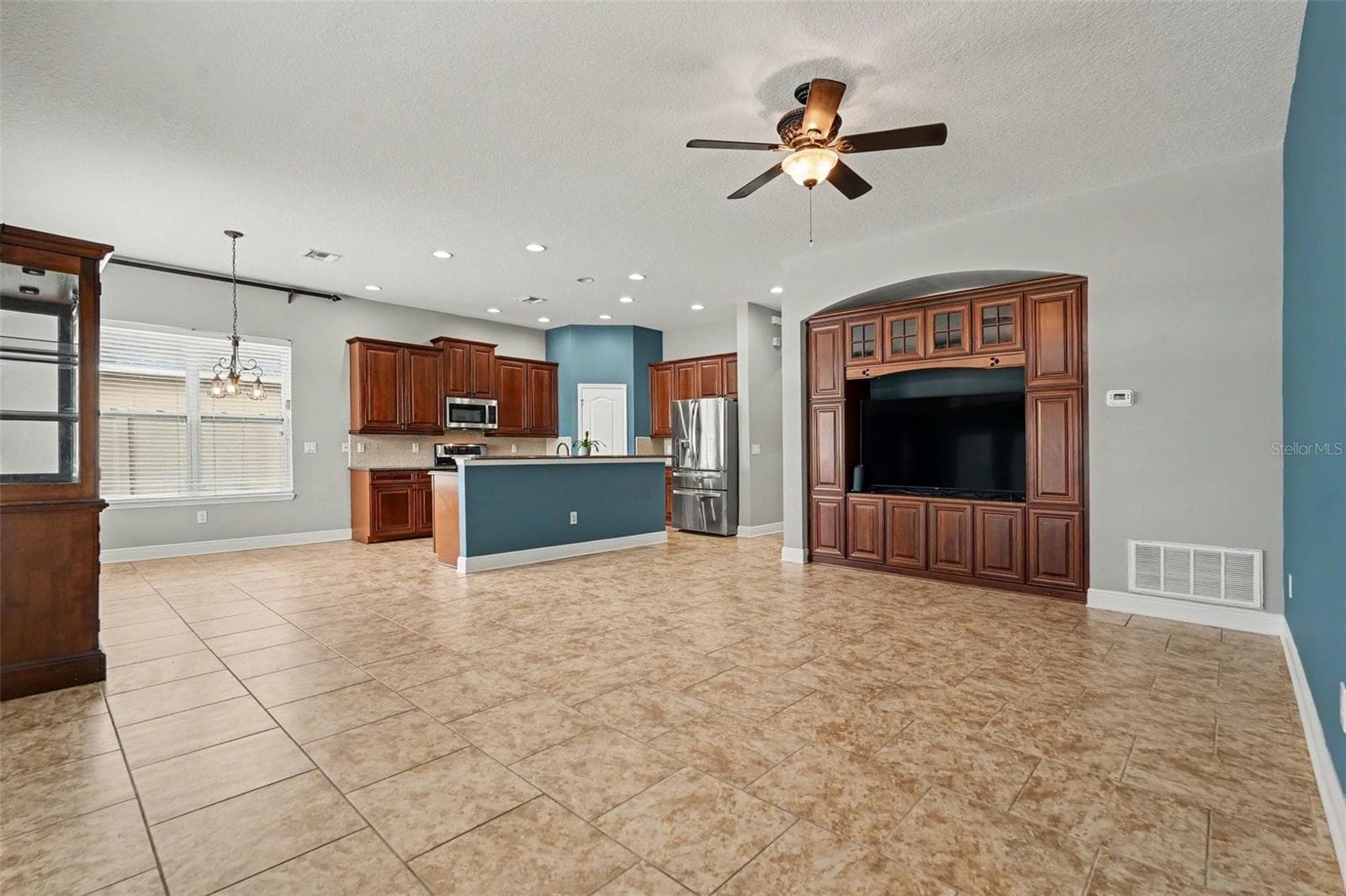 Single Family Residence at 2605 RED FERN DR, DOVER, photo 12 of 32