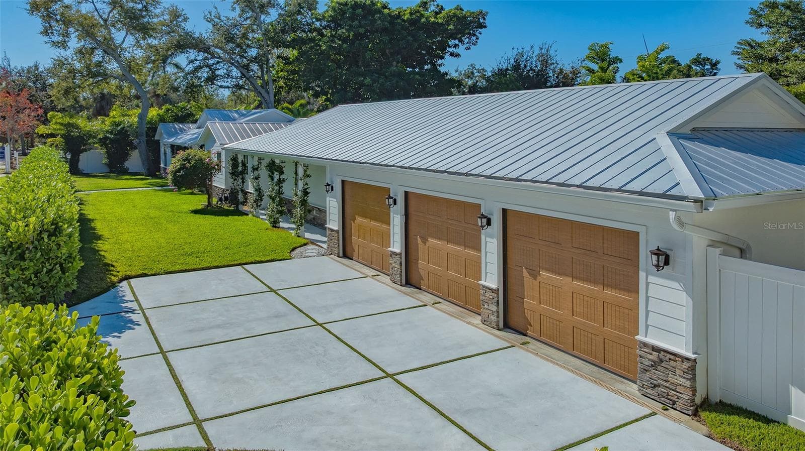Single Family Residence at 3606 PALONIA CT, SARASOTA, photo 3 of 50