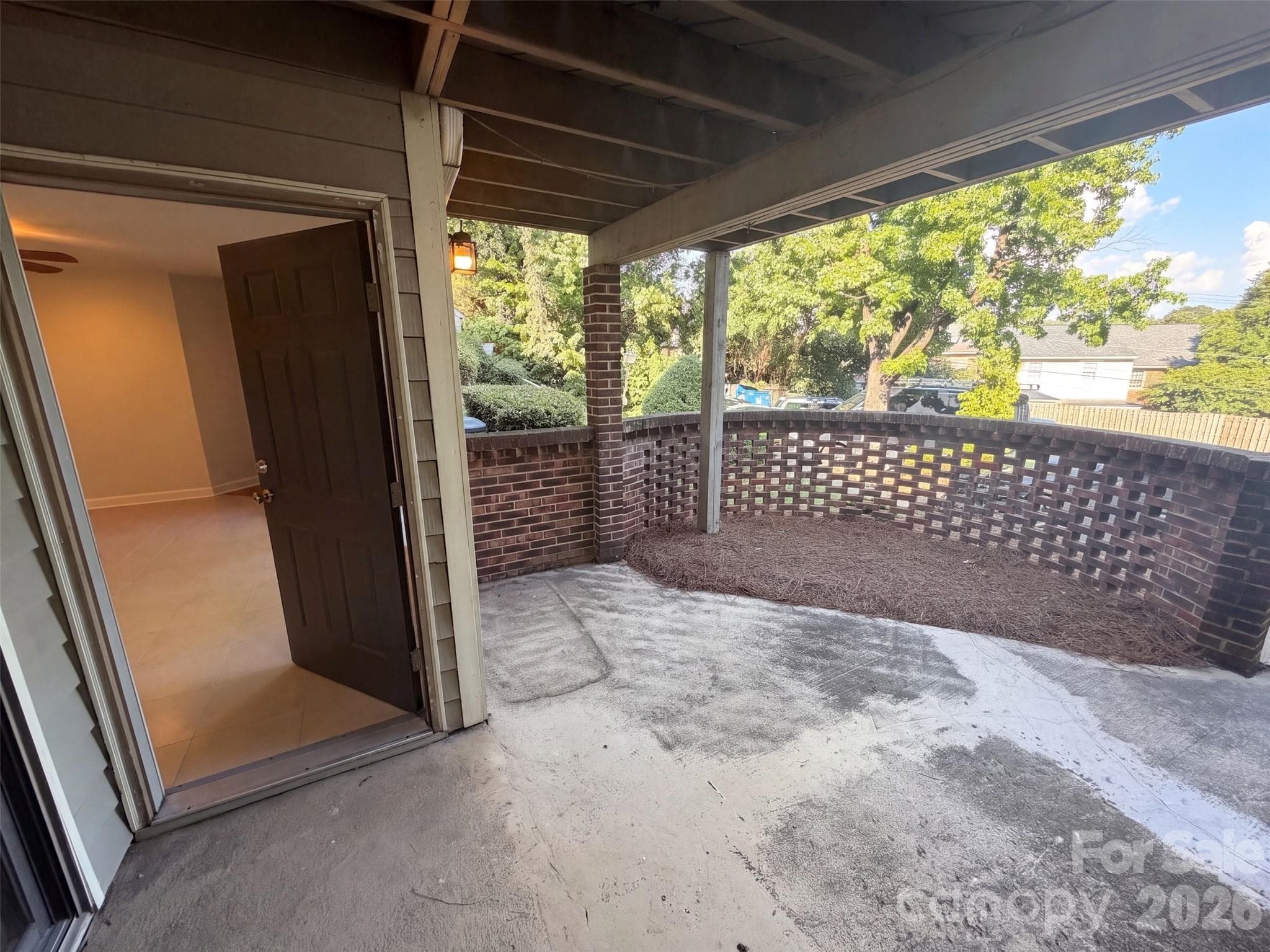 1612 Sharon Road W