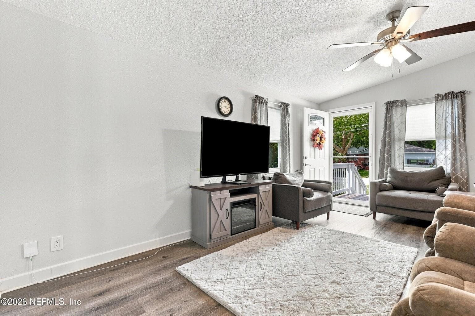 Living Area - 905 SAINT JOHNS AVE, GREEN COVE SPRINGS