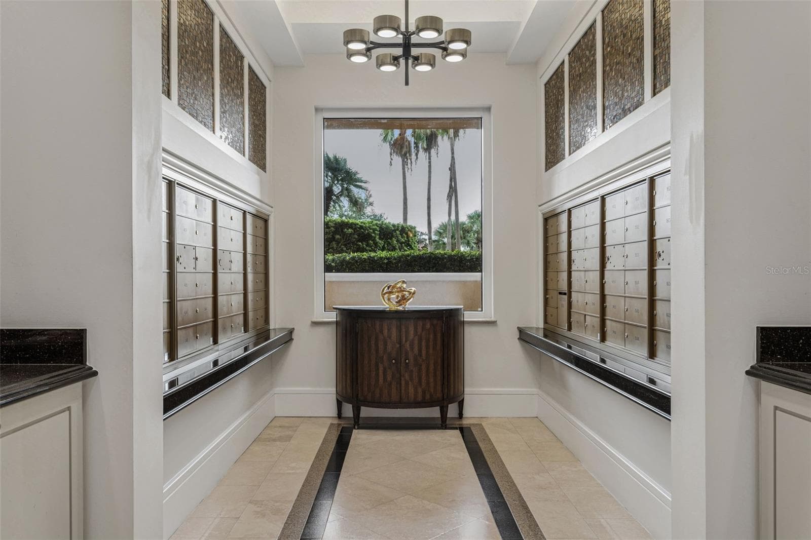 Castillo Mail Room - 5823 BOWEN DANIEL DR #1501, TAMPA