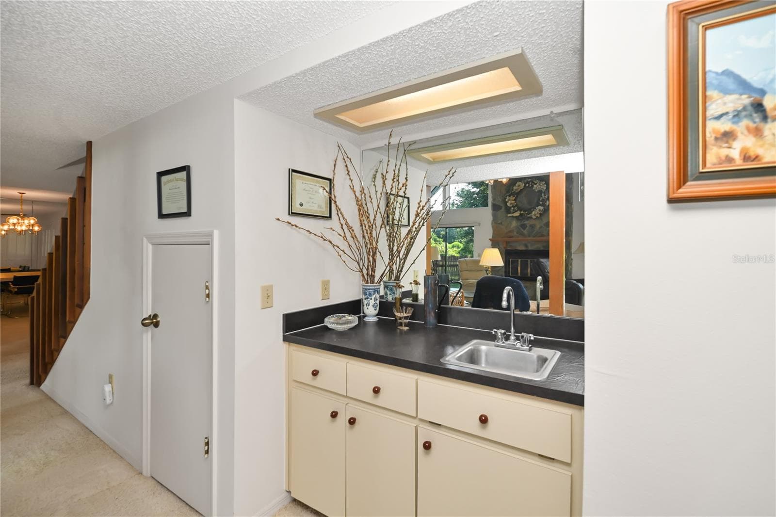 Bar in Living Room - 821 N GOLF COURSE DR, CRYSTAL RIVER
