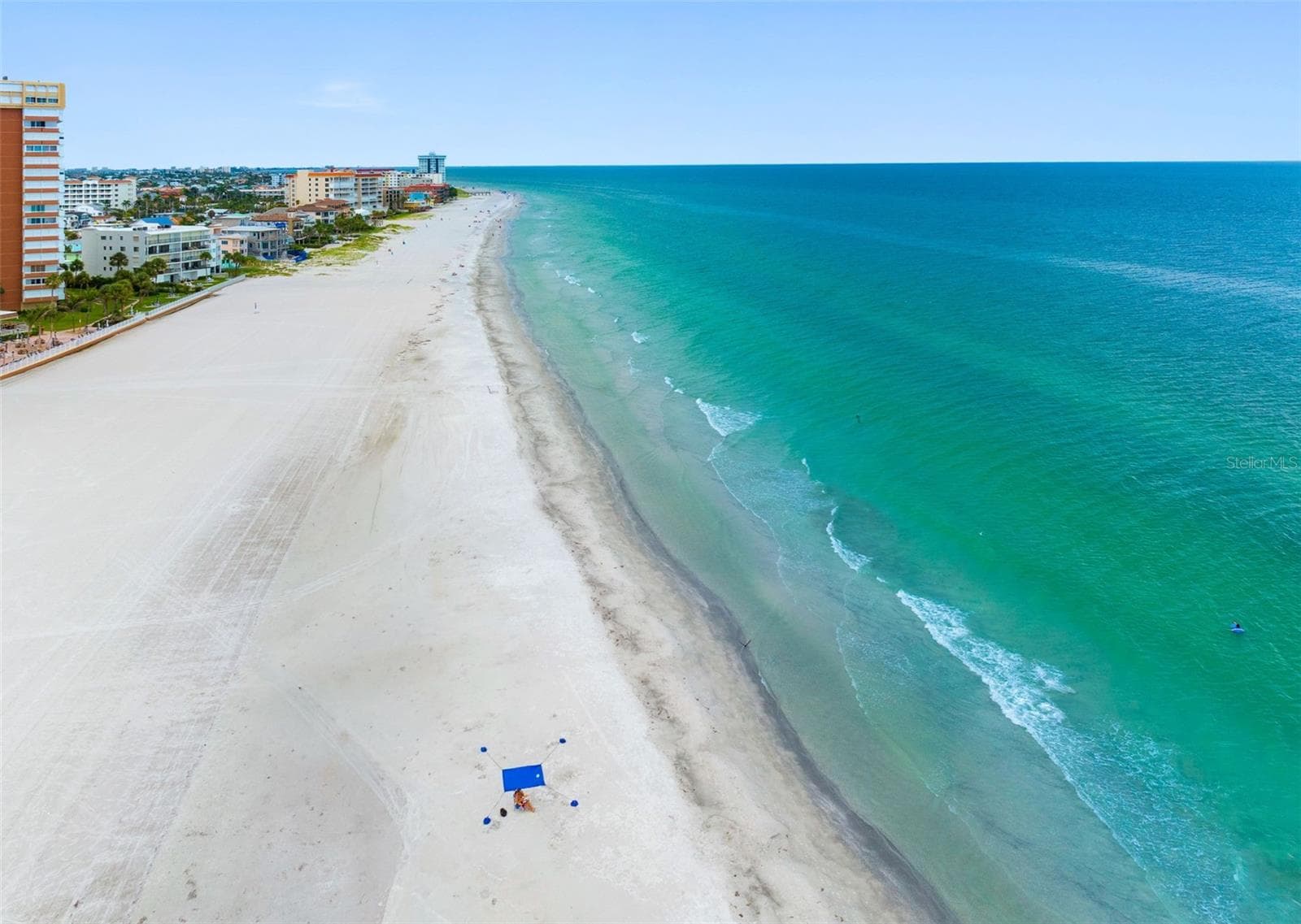 Beach is wide and expanse to the South - 17980 GULF BLVD #401, REDINGTON SHORES