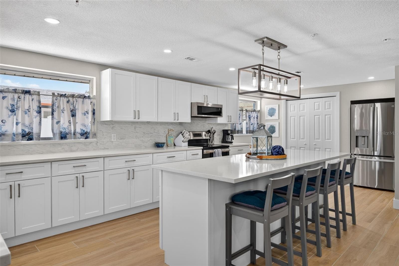 Single Family Residence at 401 63RD ST, HOLMES BEACH, photo 11 of 49