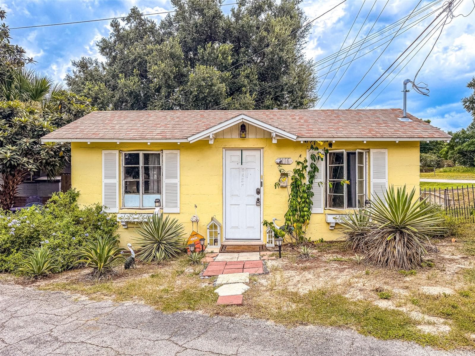 Guest House - 1120 S SCENIC HWY, LAKE WALES