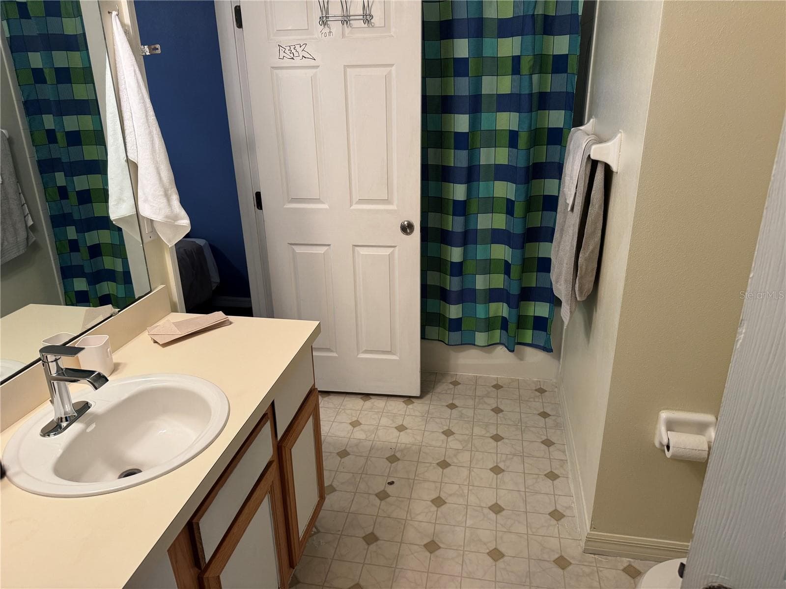 Full Bath - 609 KISSIMMEE LN, POINCIANA