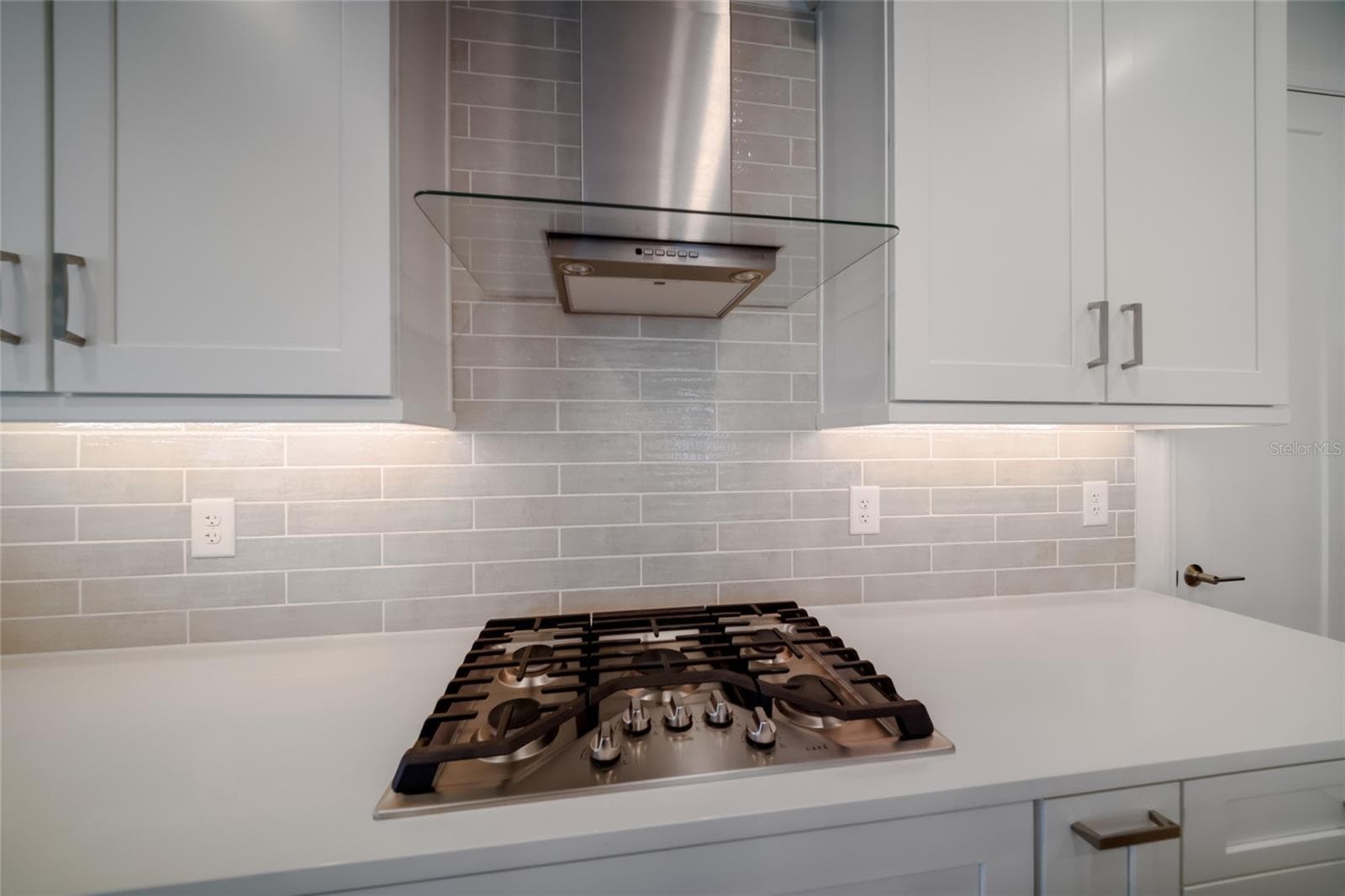 Natural Gas Range - 4811 HONEY DEW LN, BRADENTON