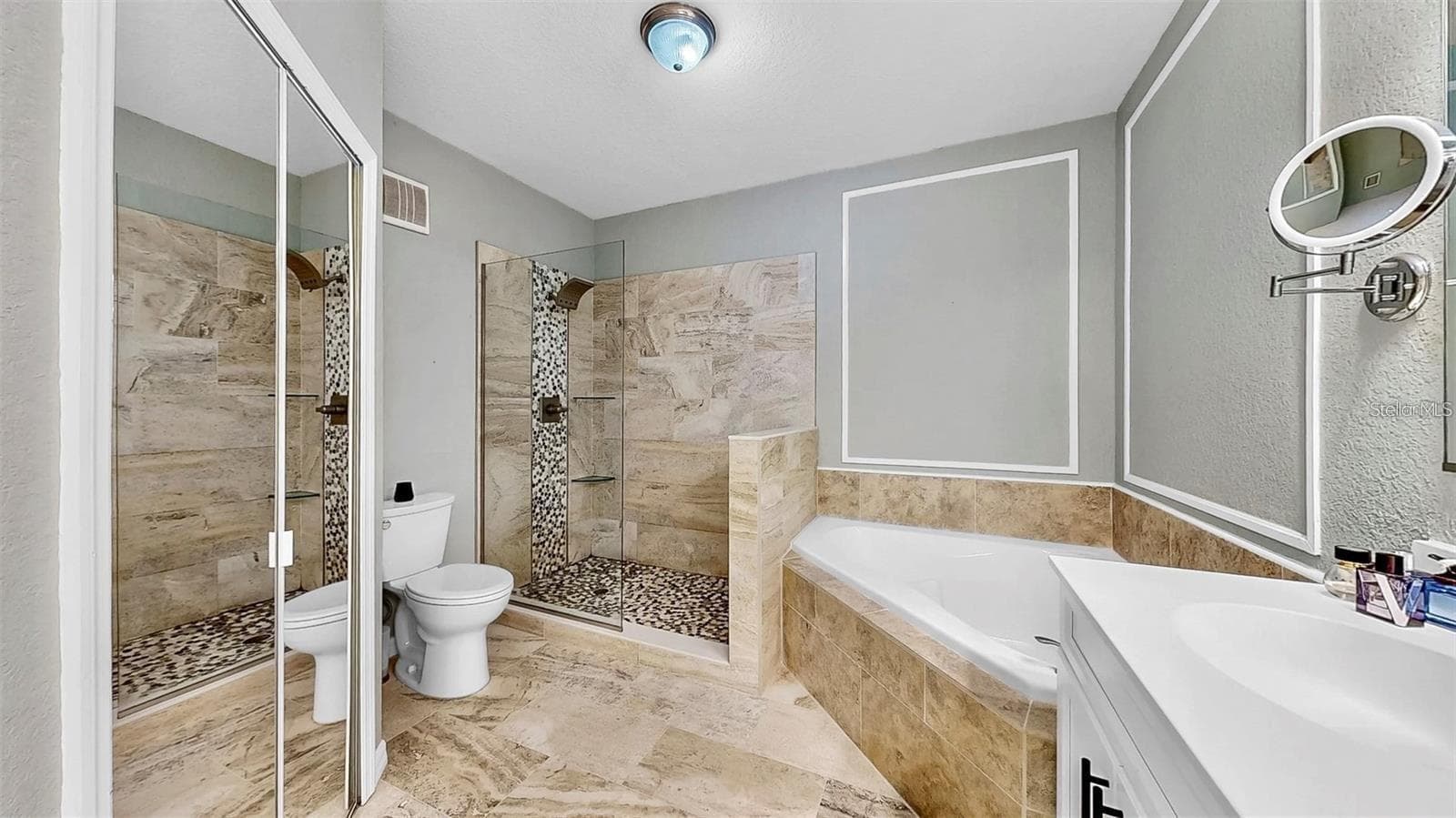 Condominium at 2773 VIA CIPRIANI #1330B, CLEARWATER, photo 18 of 22