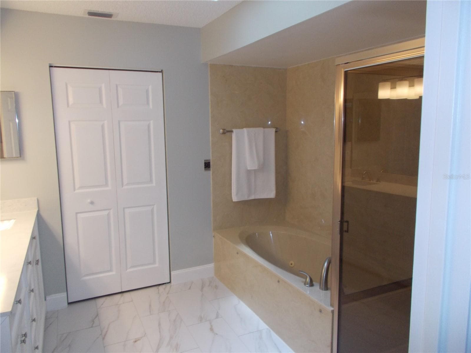 Master bathroom - 10918 SW 82ND TER, OCALA