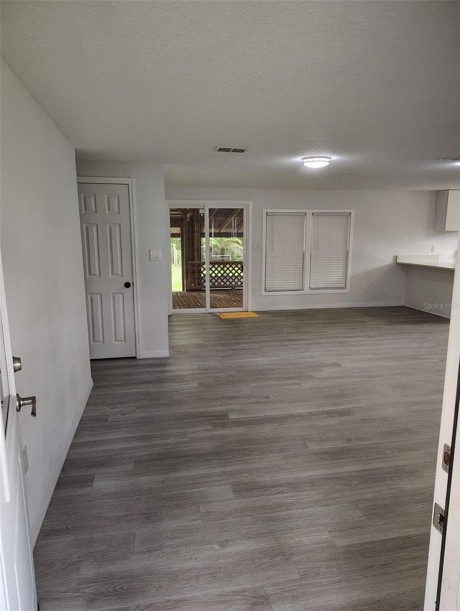 Manufactured Home at 1741 BANANA RD, LAKELAND, photo 8 of 22