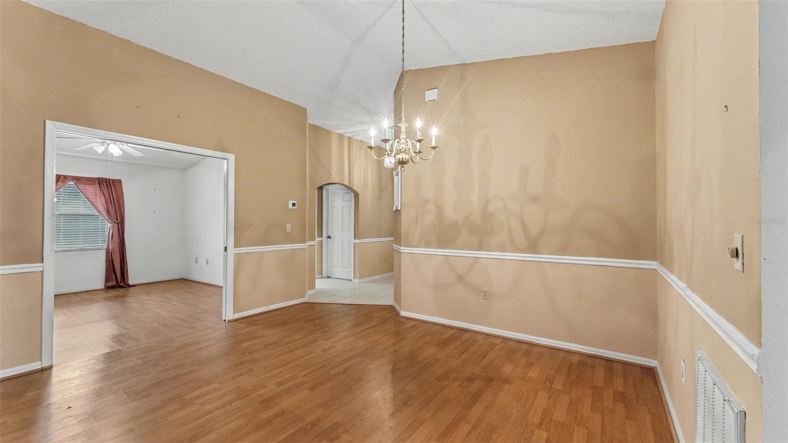 Dining room and entry way - 2191 SILVER RE DR, LAKELAND