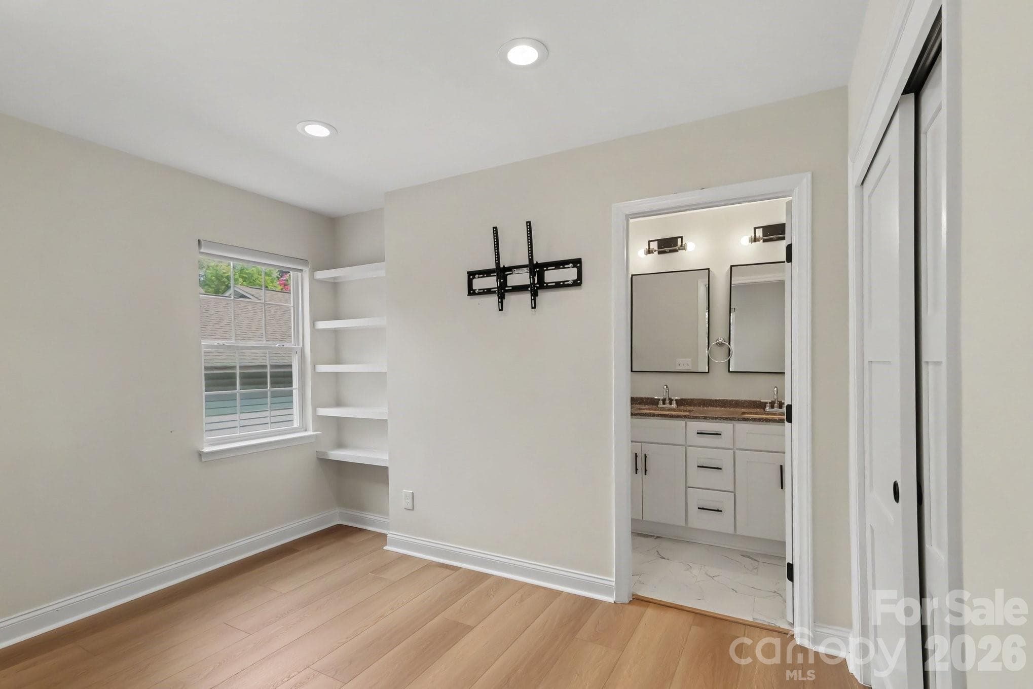 Single Family Residence at 842 Belmont Avenue, Charlotte, photo 10 of 28