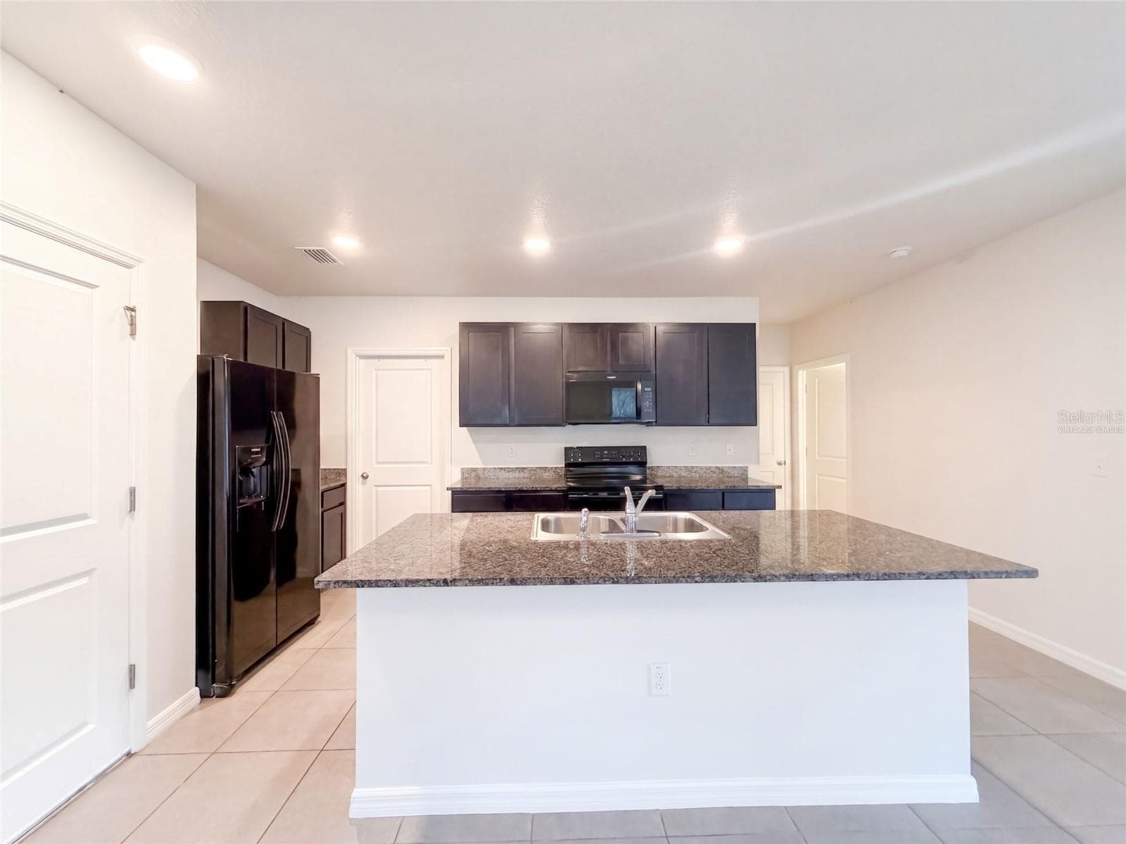 Virtually Staged - 16805 TRITE BEND ST, WIMAUMA