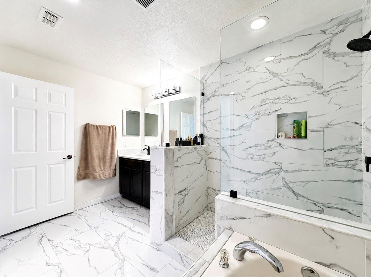 Townhouse at 10210 FALLSGROVE ST, ORLANDO, photo 18 of 28